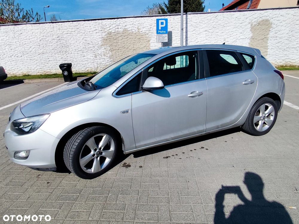 Opel Astra 1.6 Design Edition - 3