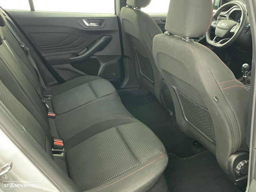 Ford Focus 1.0 EcoBoost MHEV ST-Line - 23