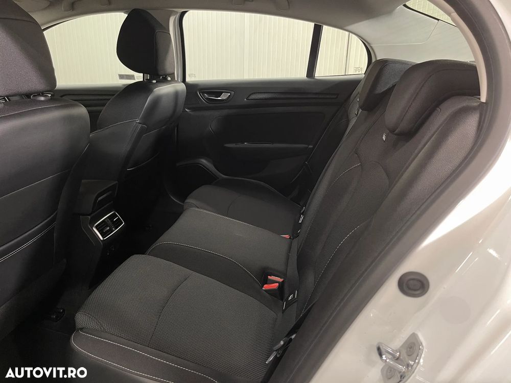 Renault Megane TCe 140 GPF Equilibre - 12