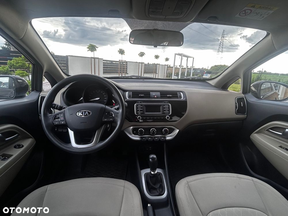 Kia Rio - 8