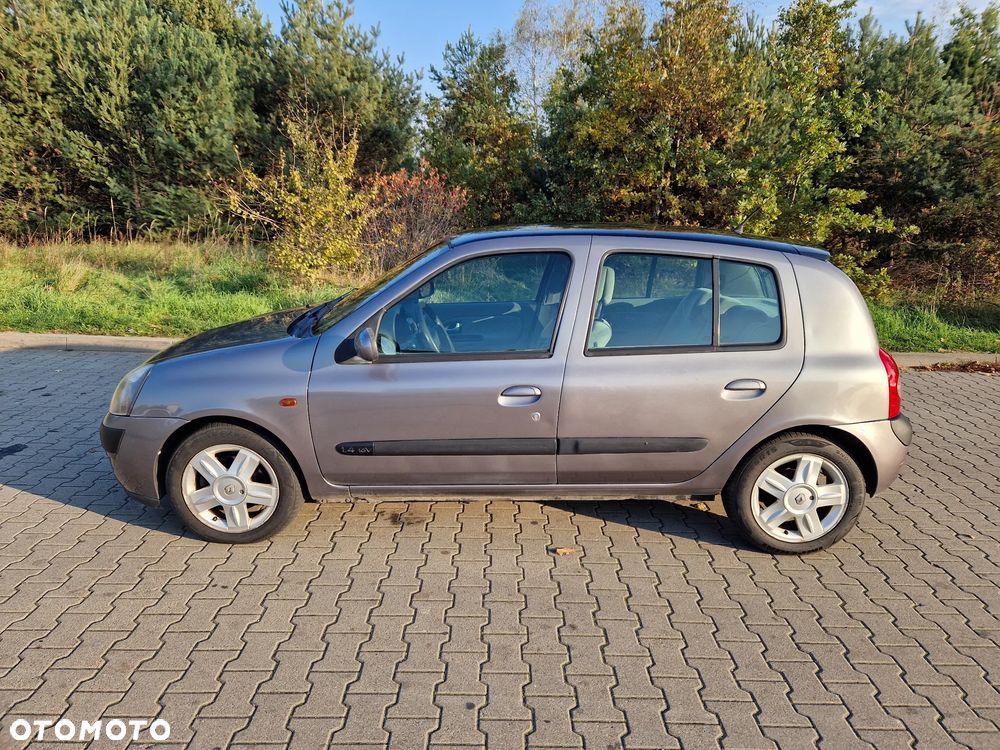 Renault Clio 1.4 Confort Privilege - 11