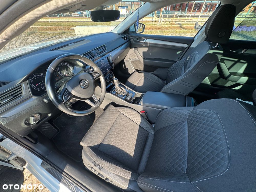 Skoda Superb Combi 2.0 TDI DSG Premium Edition - 37