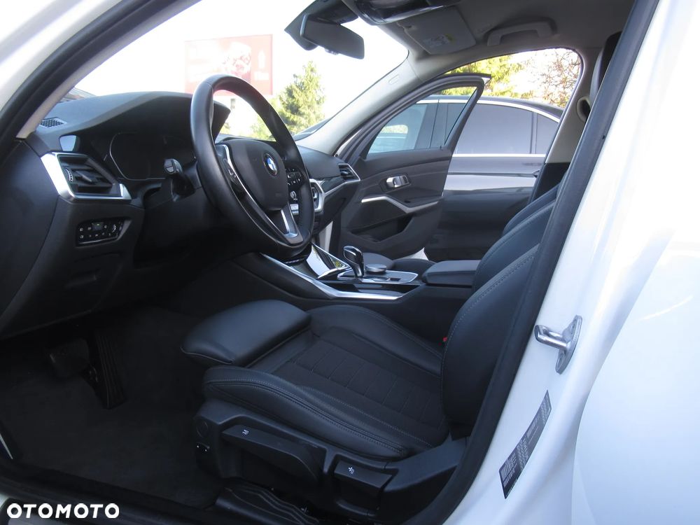 BMW Seria 3 318i Sport Line - 5