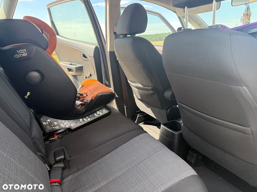 Kia Venga - 4
