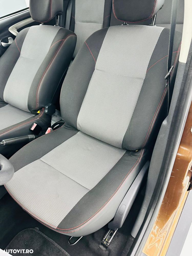 Dacia Duster dCi 90 FAP 4x2 Ambiance - 17