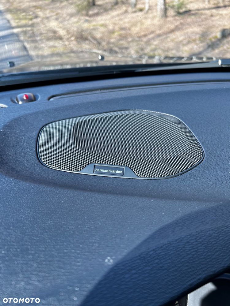 Volvo V40 D4 Drive-E R-Design Summum - 22