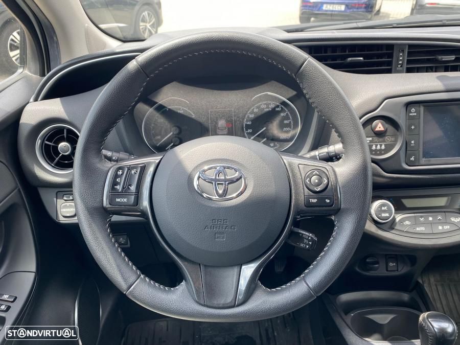 Toyota Yaris 1.5 HSD Active - 10