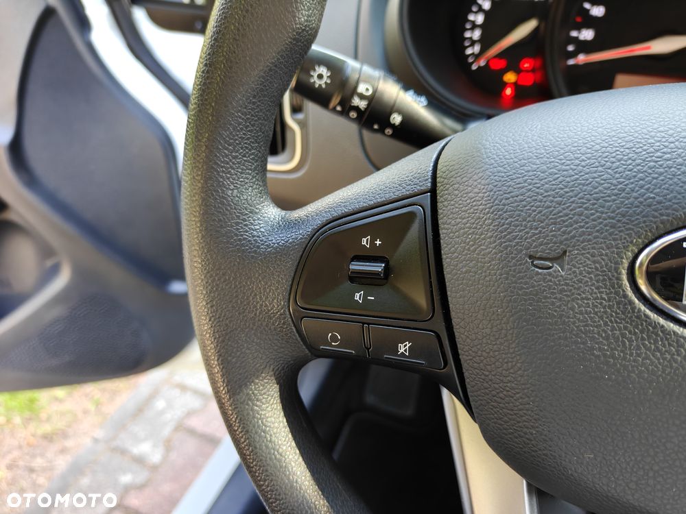Kia Rio - 31