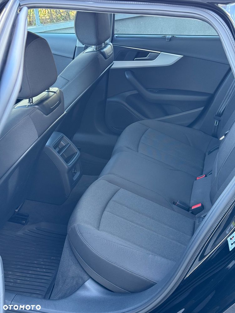 Audi A4 Avant 35 TFSI S tronic S line - 27