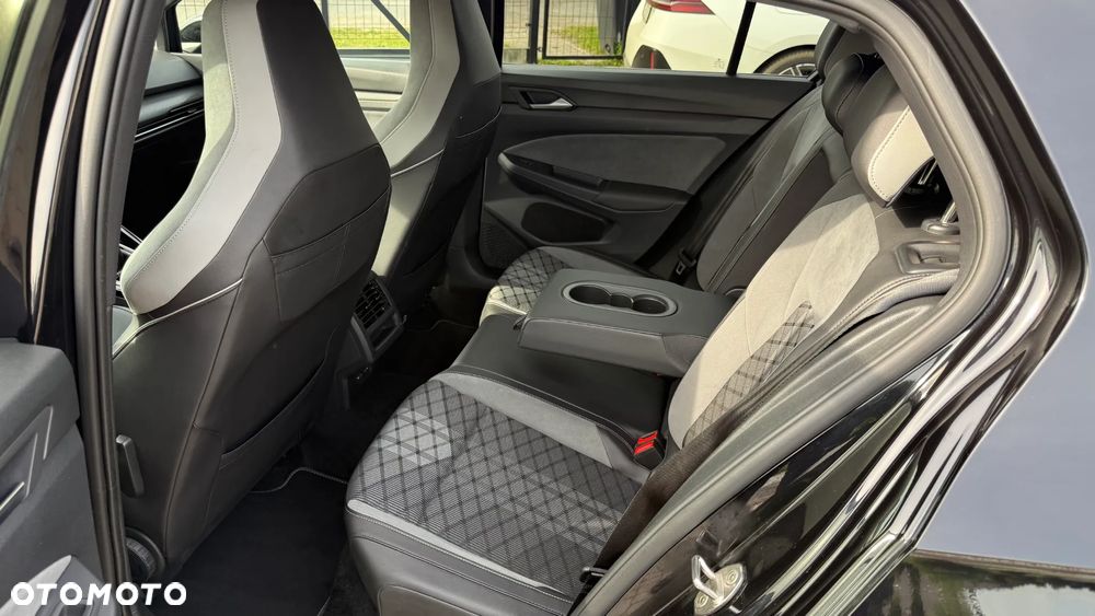 Volkswagen Golf 1.5 TSI OPF R-Line - 22