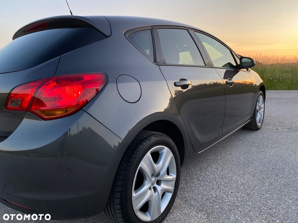 Opel Astra 1.4 Turbo Design Edition - 13