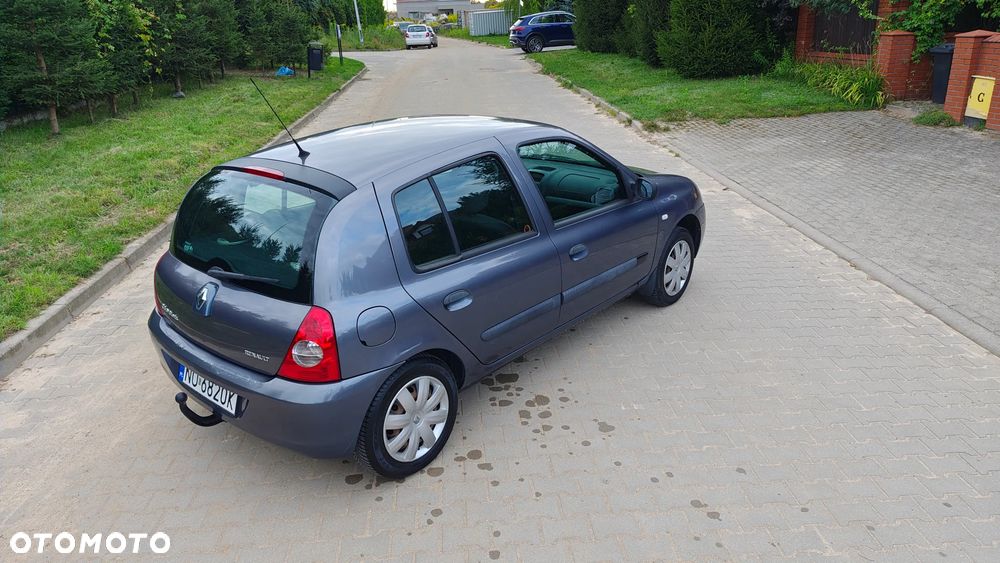 Renault Clio - 10