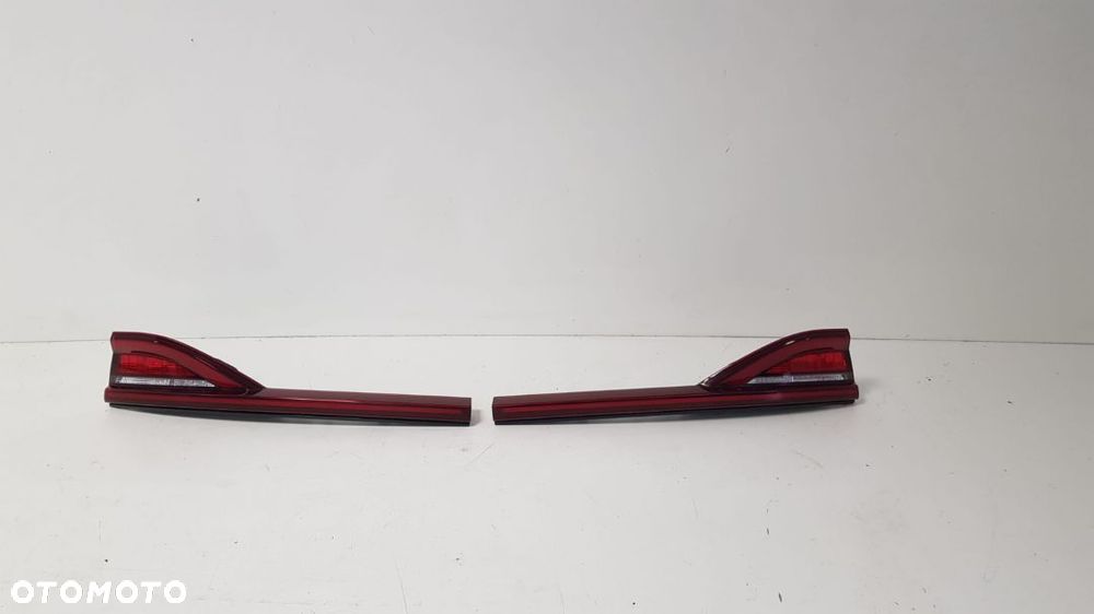 LAMPA PRAWA TYLNA TYŁ W KLAPĘ KIA PROCEED 92404J7200