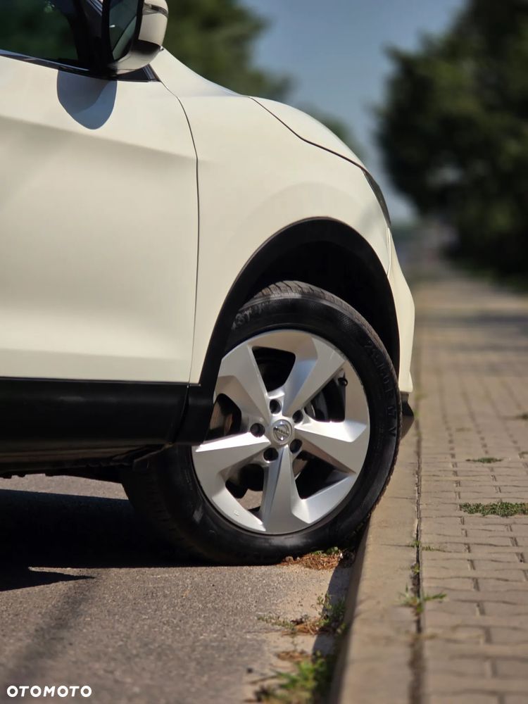 Nissan Qashqai 1.6 DCi Xtronic TEKNA - 37