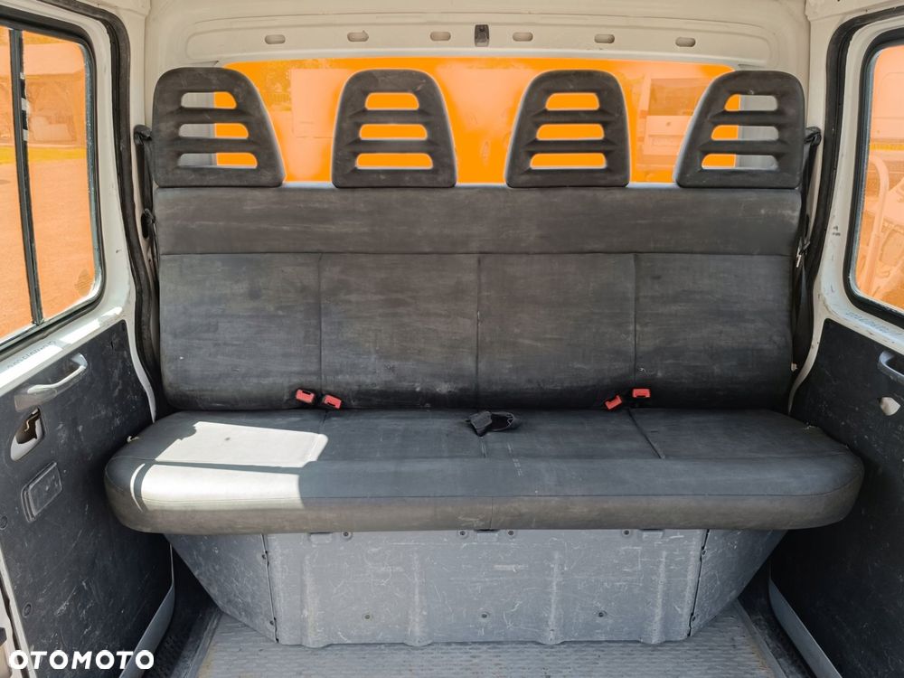 ławka fotel kanapa tył doka dubel kabina iveco daily 99-14 master schowek - 1