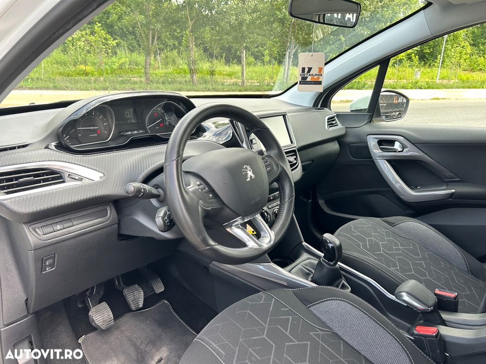 Peugeot 2008 PureTech 82 Active - 12