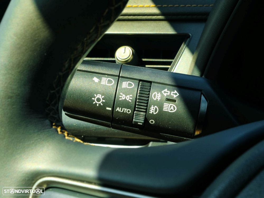 Lexus UX 250h Premium - 31