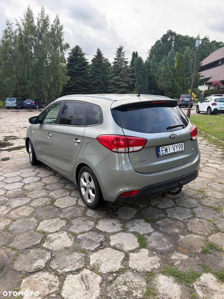 Kia Carens - 5