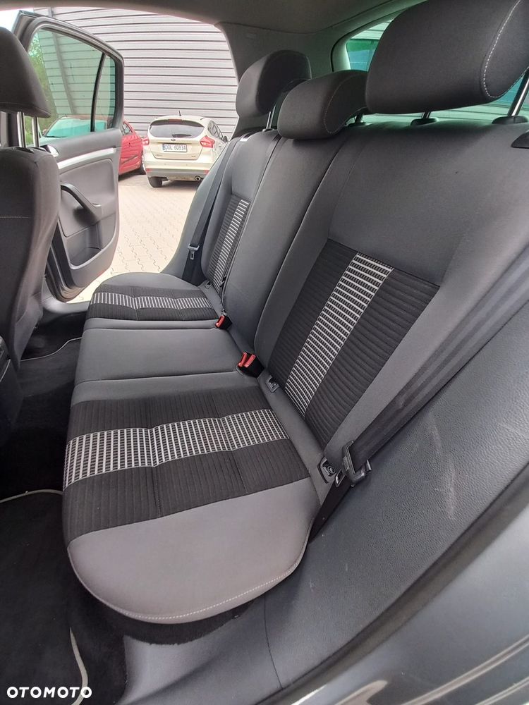 Volkswagen Golf 1.9 TDI DPF United BlueMotion - 36