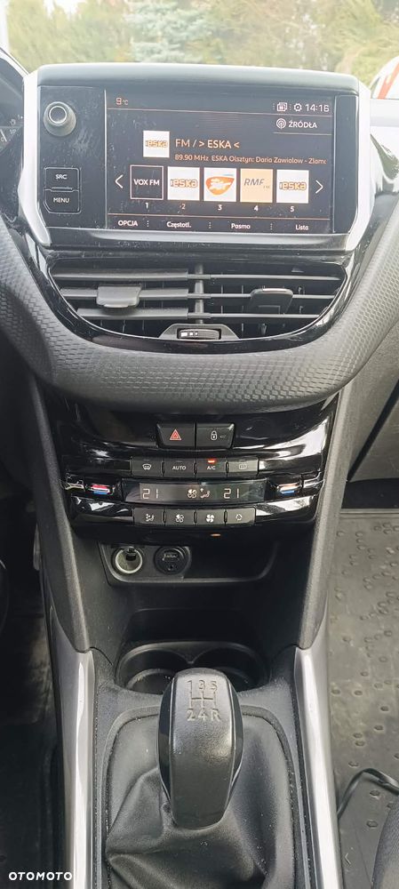 Peugeot 2008 1.2 Pure Tech Active - 8