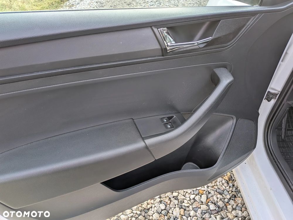 Skoda RAPID Spb 1.0 TSI Active - 14