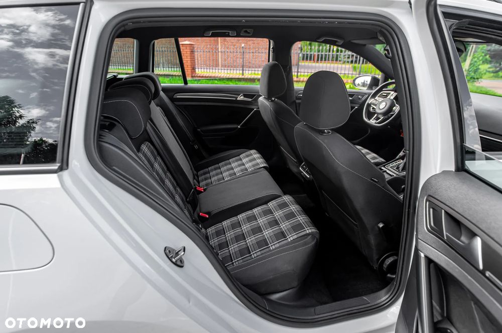 Volkswagen Golf GTD 2.0 TDI SCR DSG - 23