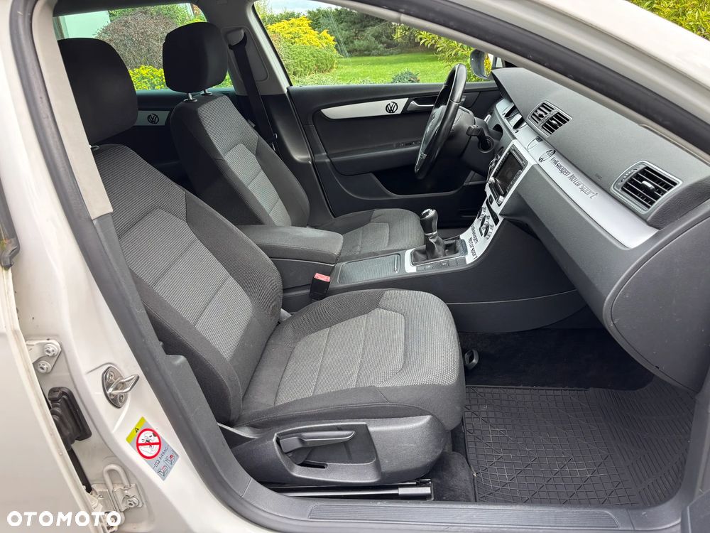 Volkswagen Passat Variant 2.0 TDI DPF Sportline - 26