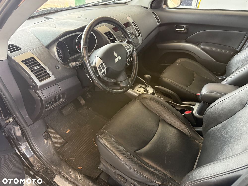 Mitsubishi Outlander 2.4 Intense + CVT - 6