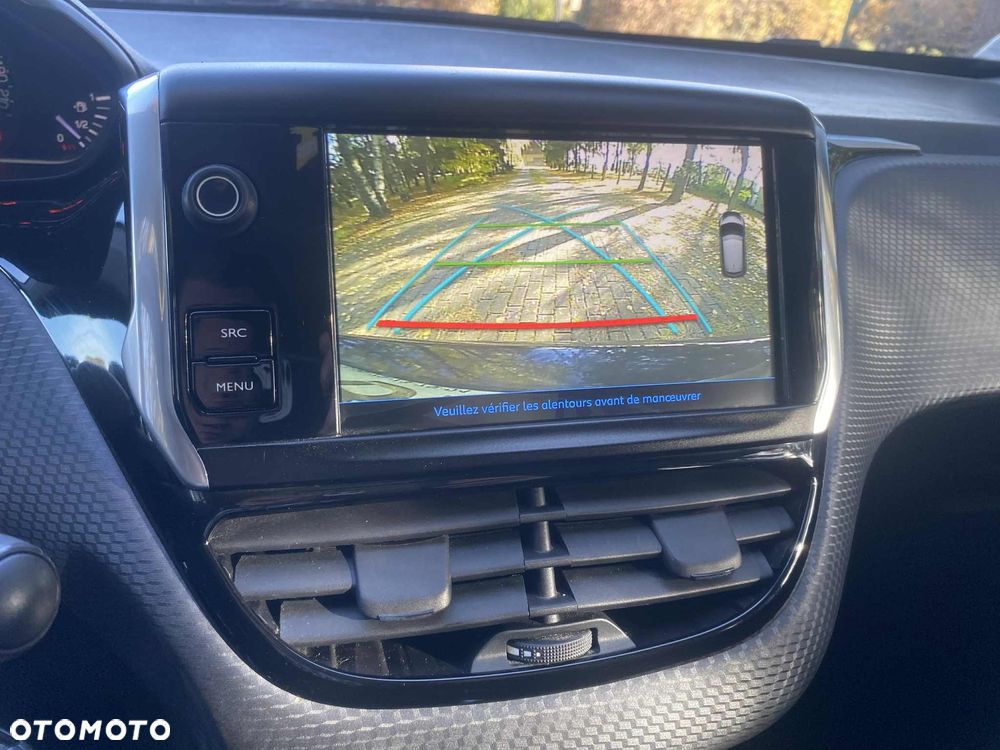 Peugeot 208 1.2 PureTech Allure - 27