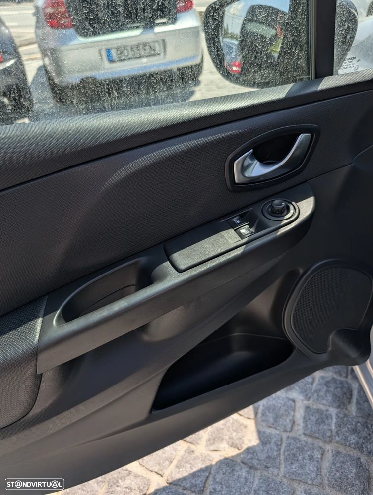 Renault Clio 0.9 TCE Dynamique S - 6