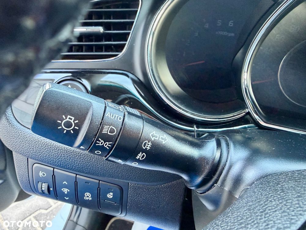 Kia Ceed - 33