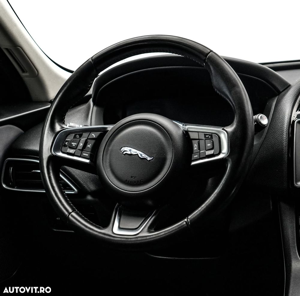 Jaguar F-Pace 20d AWD Prestige - 17