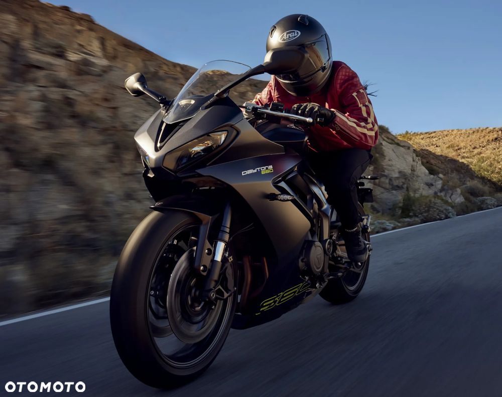 Triumph Daytona - 25