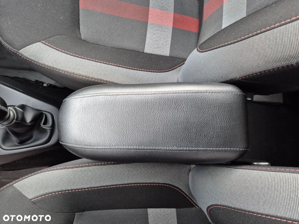 Dacia Lodgy 1.3 TCe Stepway S&S - 31