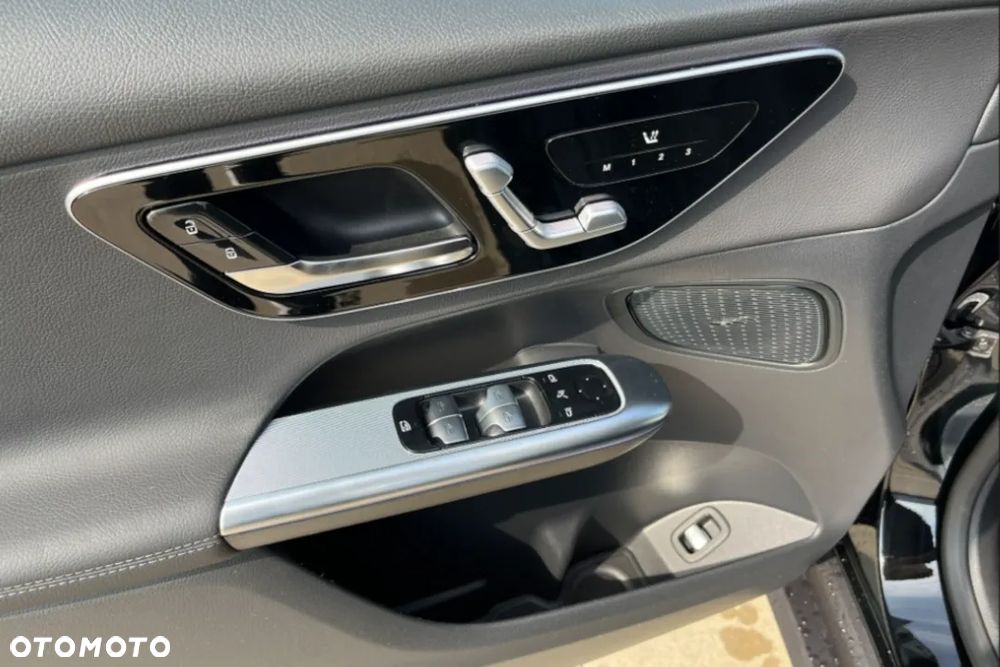 Mercedes-Benz GLC 200 4Matic 9G-TRONIC Edition Avantgarde - 16