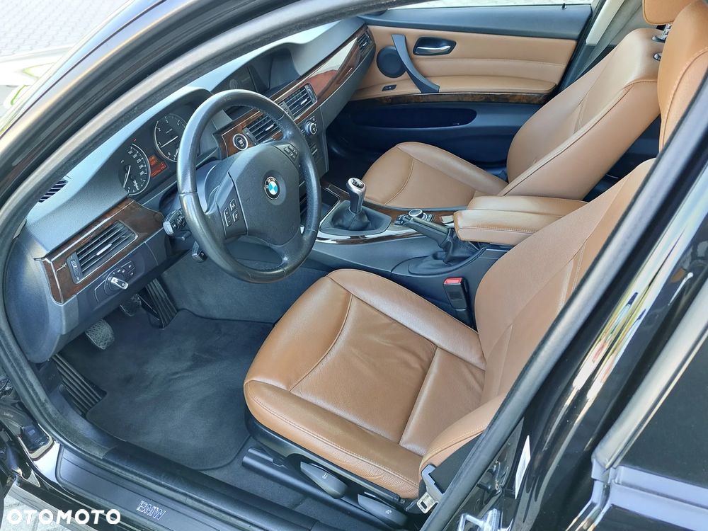 BMW Seria 3 320d - 10