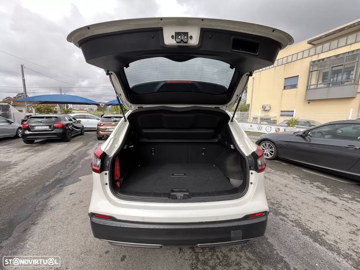 Nissan Qashqai 1.5 dCi N-Connecta 18 - 43
