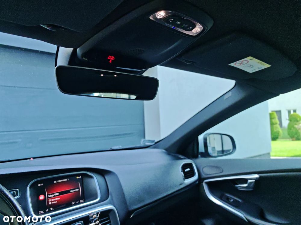 Volvo V40 D2 Drive-E SCR R-Design Momentum - 36
