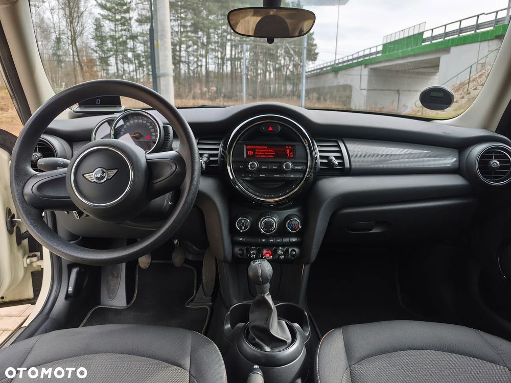 MINI Cooper Standard - 25