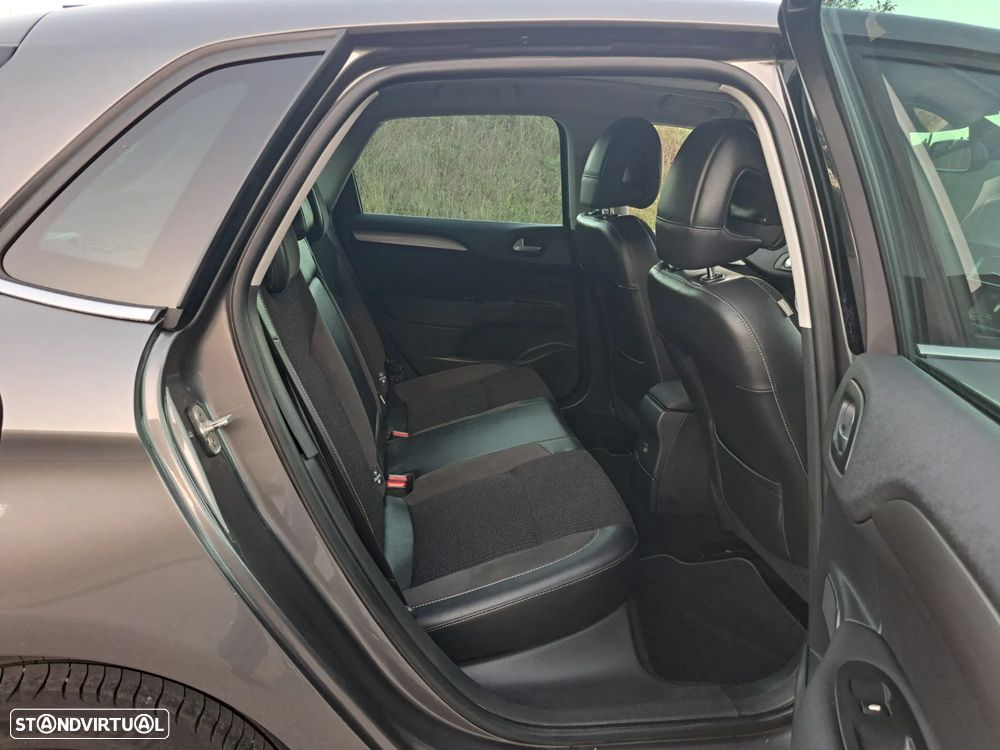 Citroën C4 1.2 PureTech Shine - 28