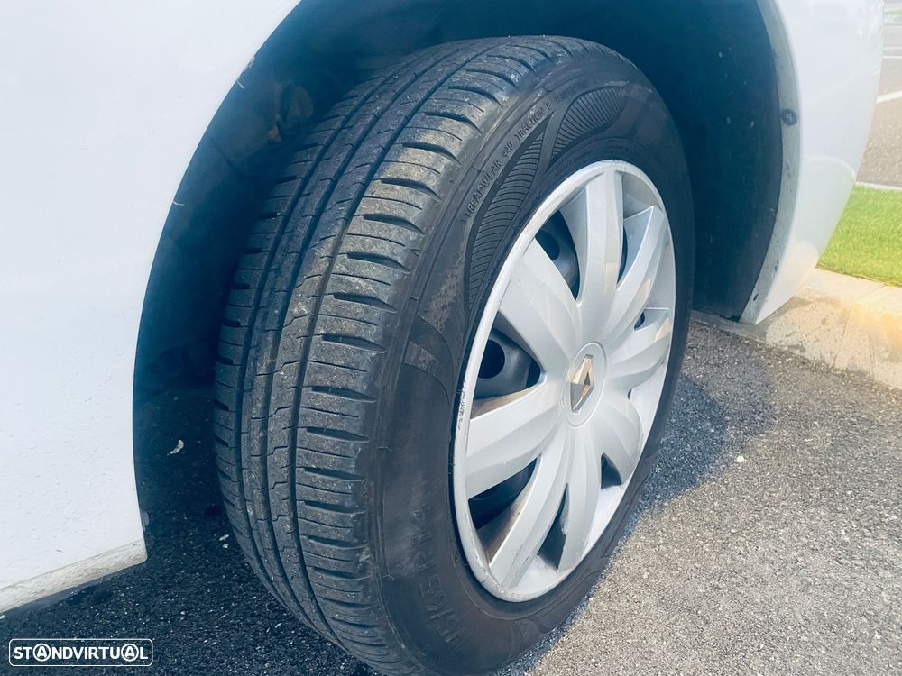 Renault Clio 1.2 16V SE Storia - 6