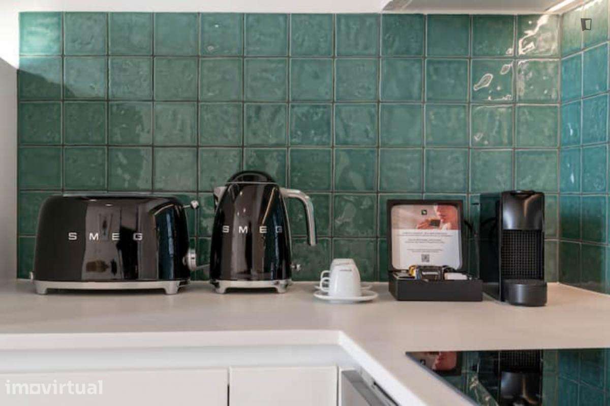 Apartamento com 1 quartos - localizado em Santa Marinha Porto - Grande imagem: 3/11