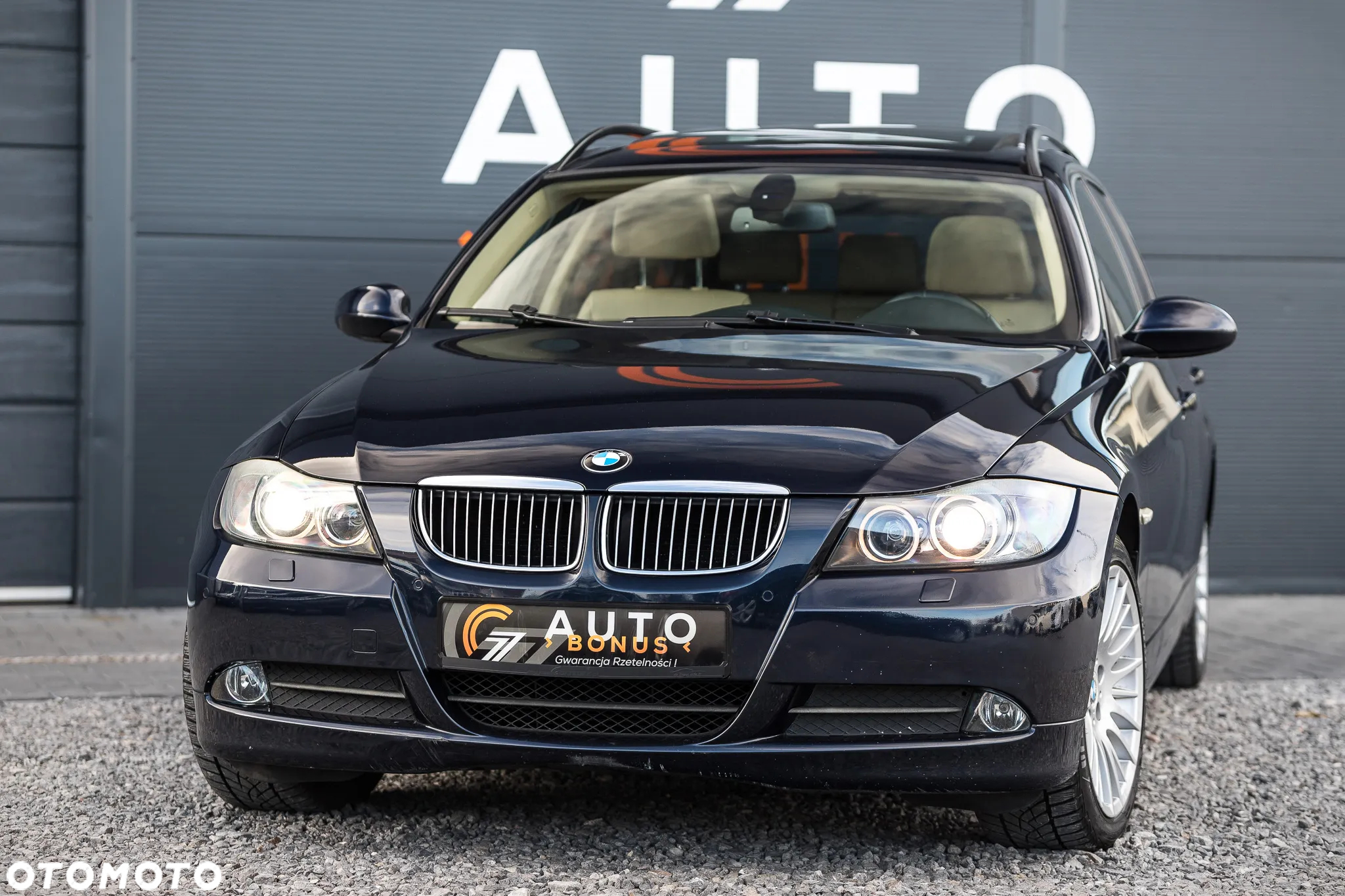 BMW Seria 3 325i xDrive Touring - 5
