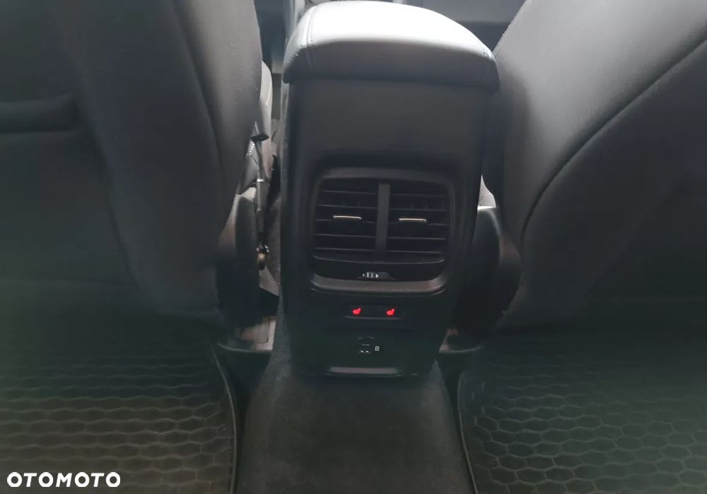 Ford Kuga 1.5 EcoBoost FWD Titanium - 16