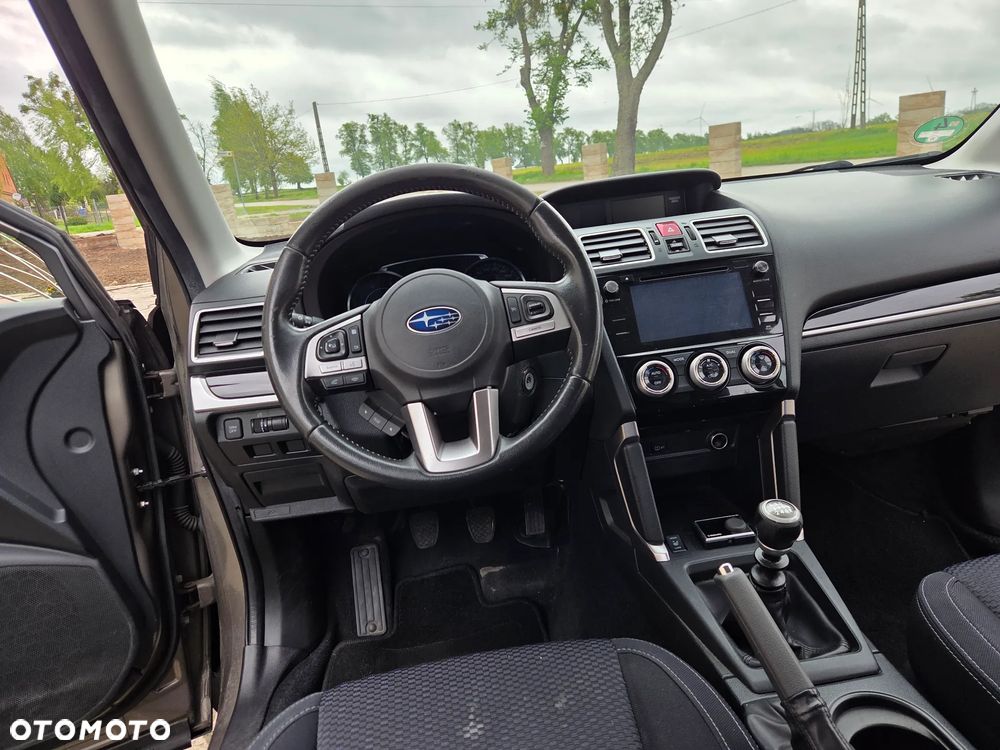 Subaru Forester 2.0D Trend - 10