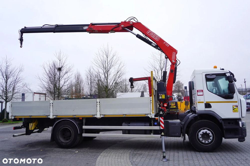 Renault C280 DTI 8 / HDS Fassi 5,6 t / Zasięg 8 m / Platforma 15 EPAL - 6