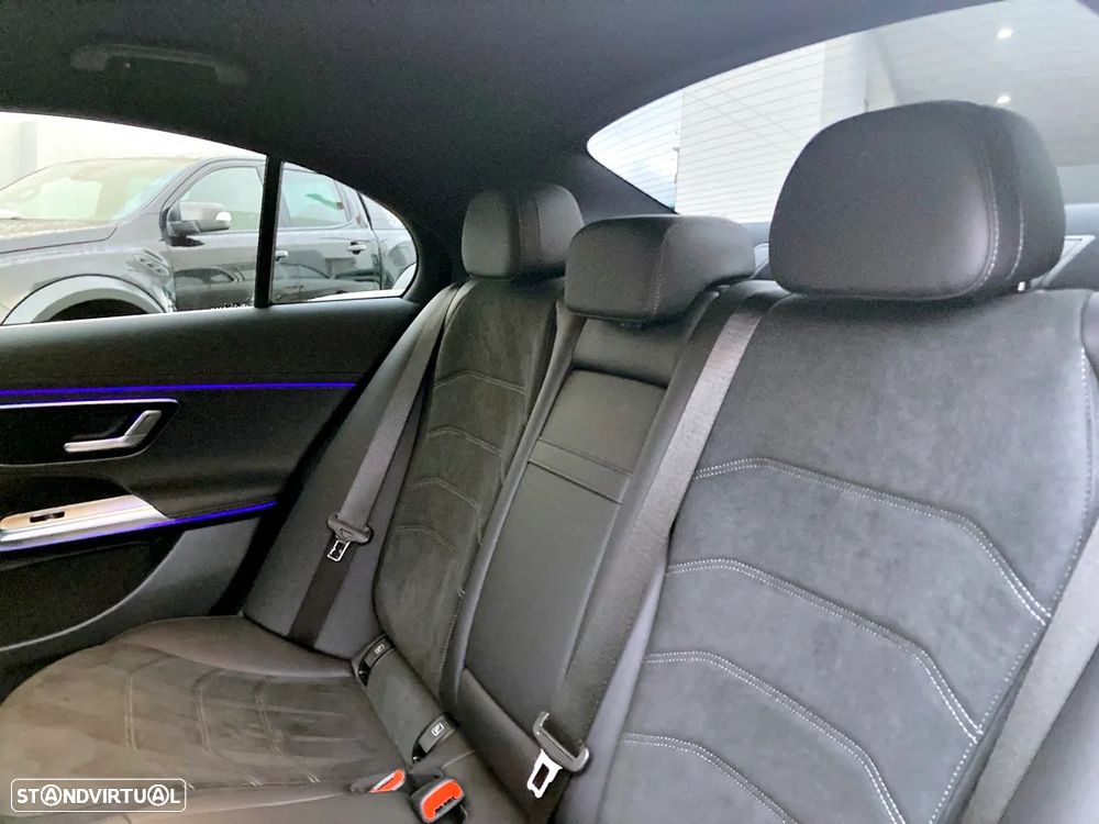 Mercedes-Benz E 300 e AMG Line - 26