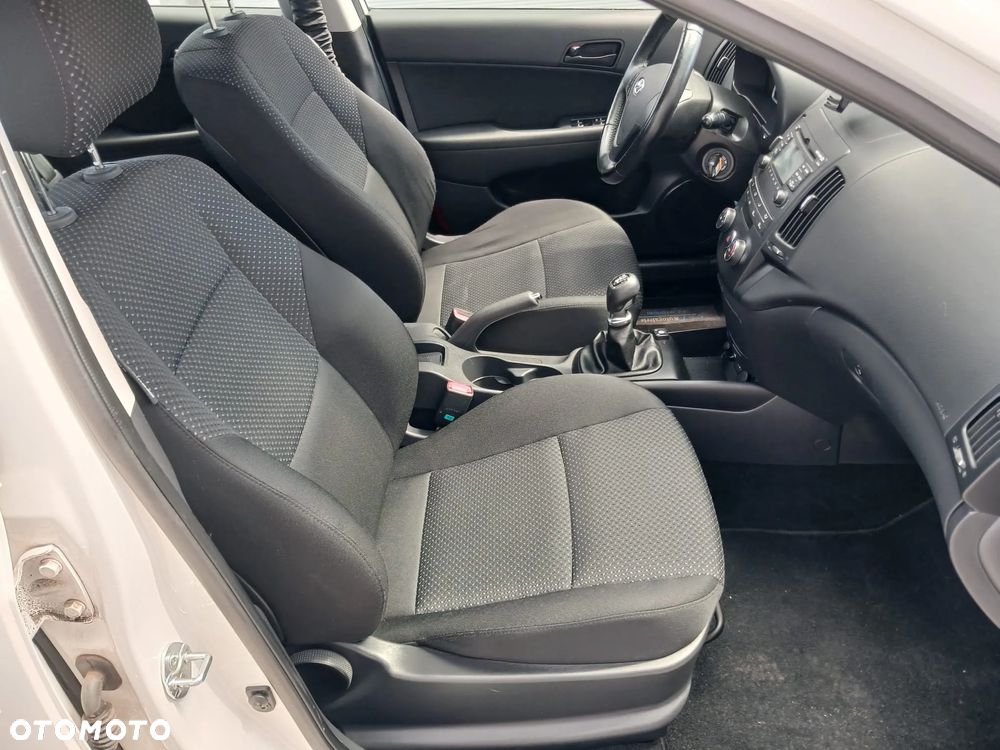 Hyundai i30 1.4 FIFA WM Edition - 17
