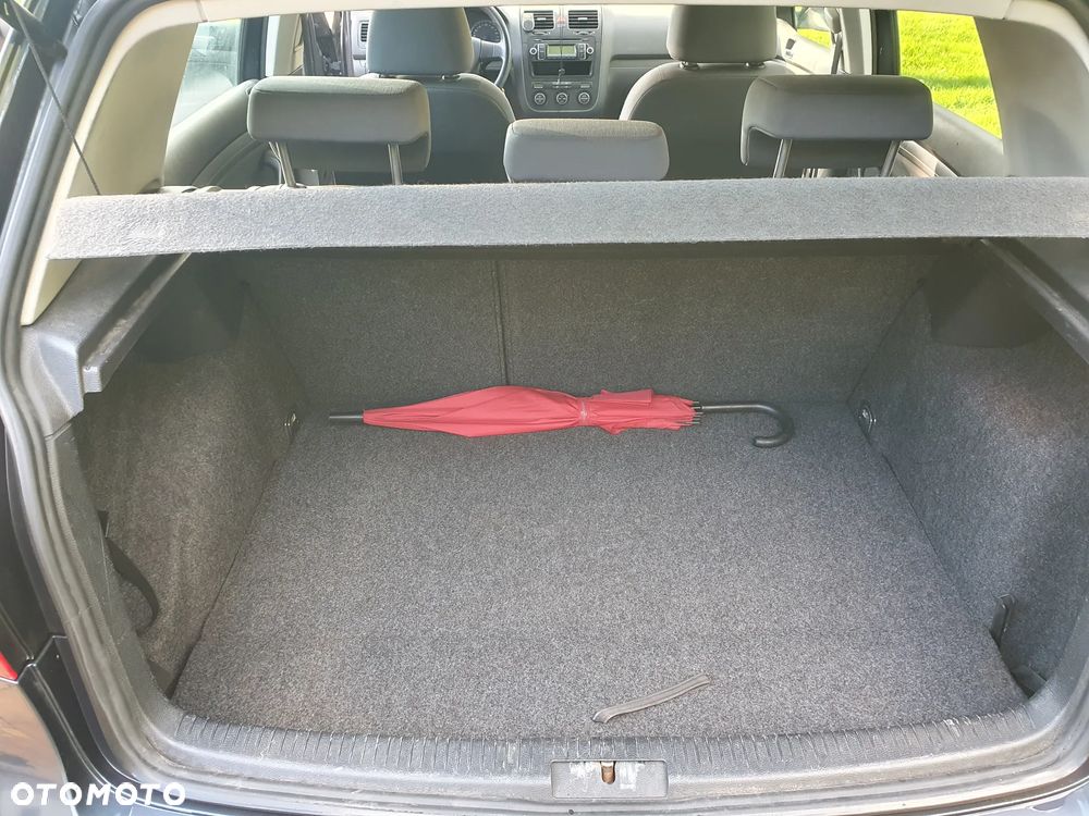 Volkswagen Golf V 1.9 TDI Trendline - 11