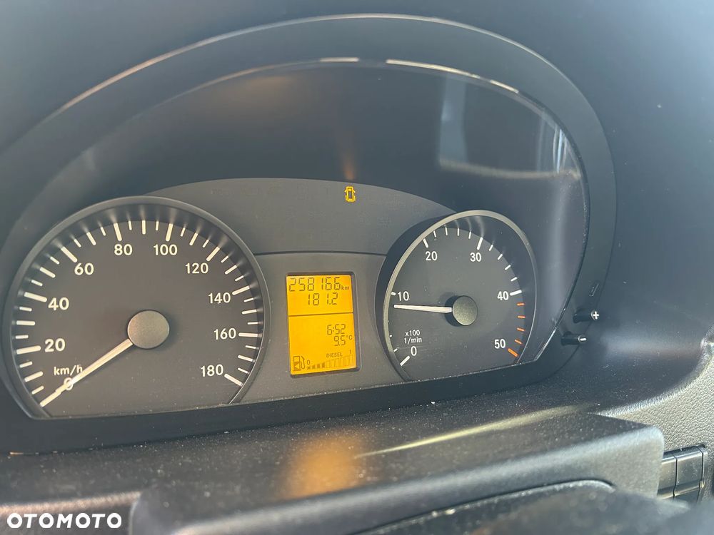 Mercedes-Benz Sprinter - 20